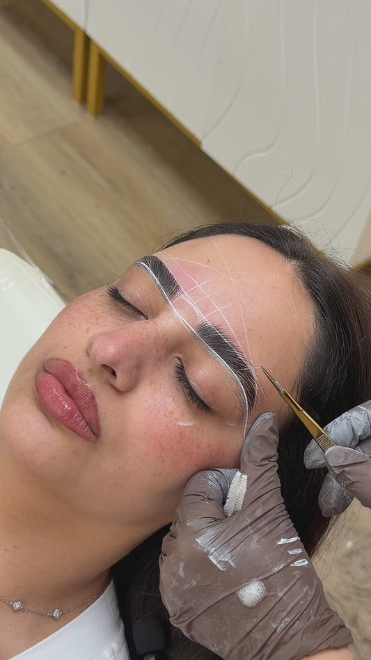 PRESTIGE BROW SCISSOR (PRE ORDER)